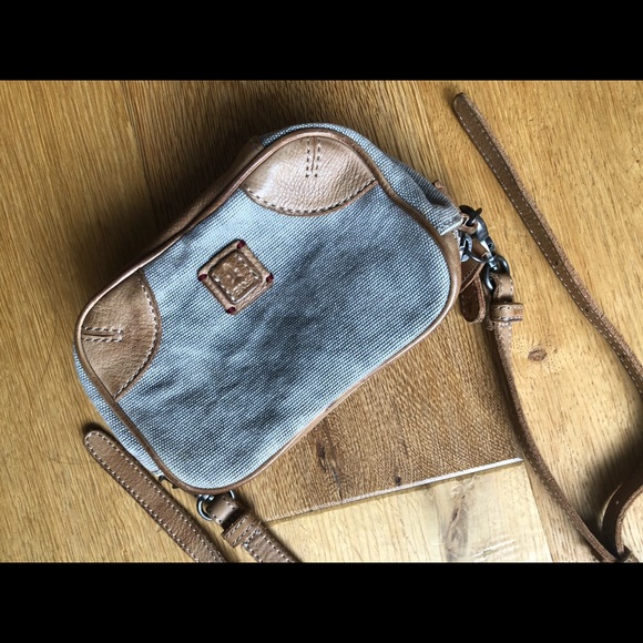 Frye mini camera bag crossbody - Picture 1 of 2